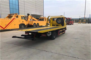 玉门非事故拖车